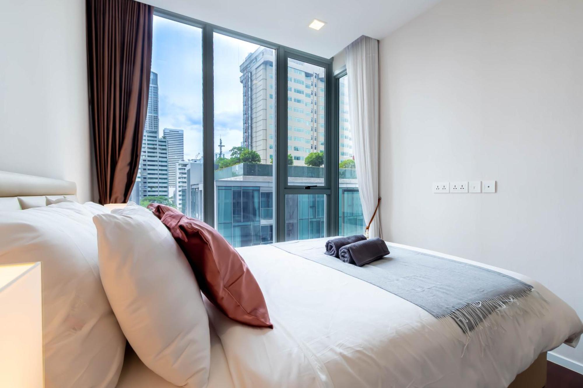 Hyde Sukhumvit 11 Branded Suites Bangkok Exterior photo