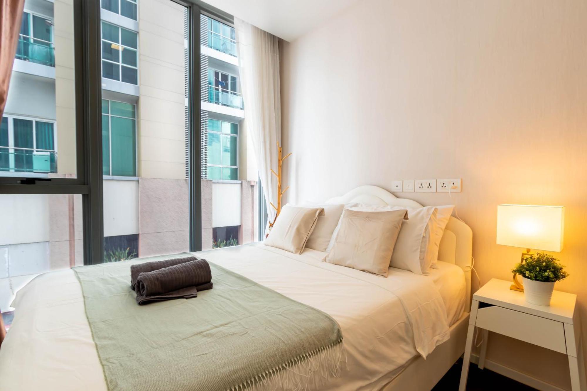 Hyde Sukhumvit 11 Branded Suites Bangkok Exterior photo