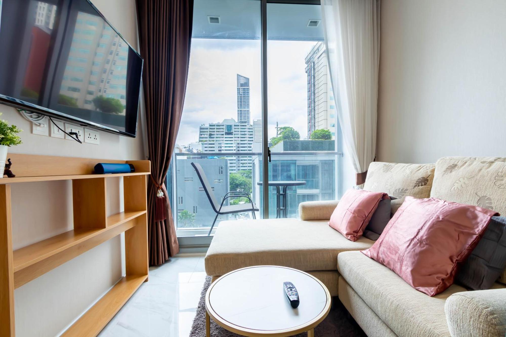 Hyde Sukhumvit 11 Branded Suites Bangkok Exterior photo