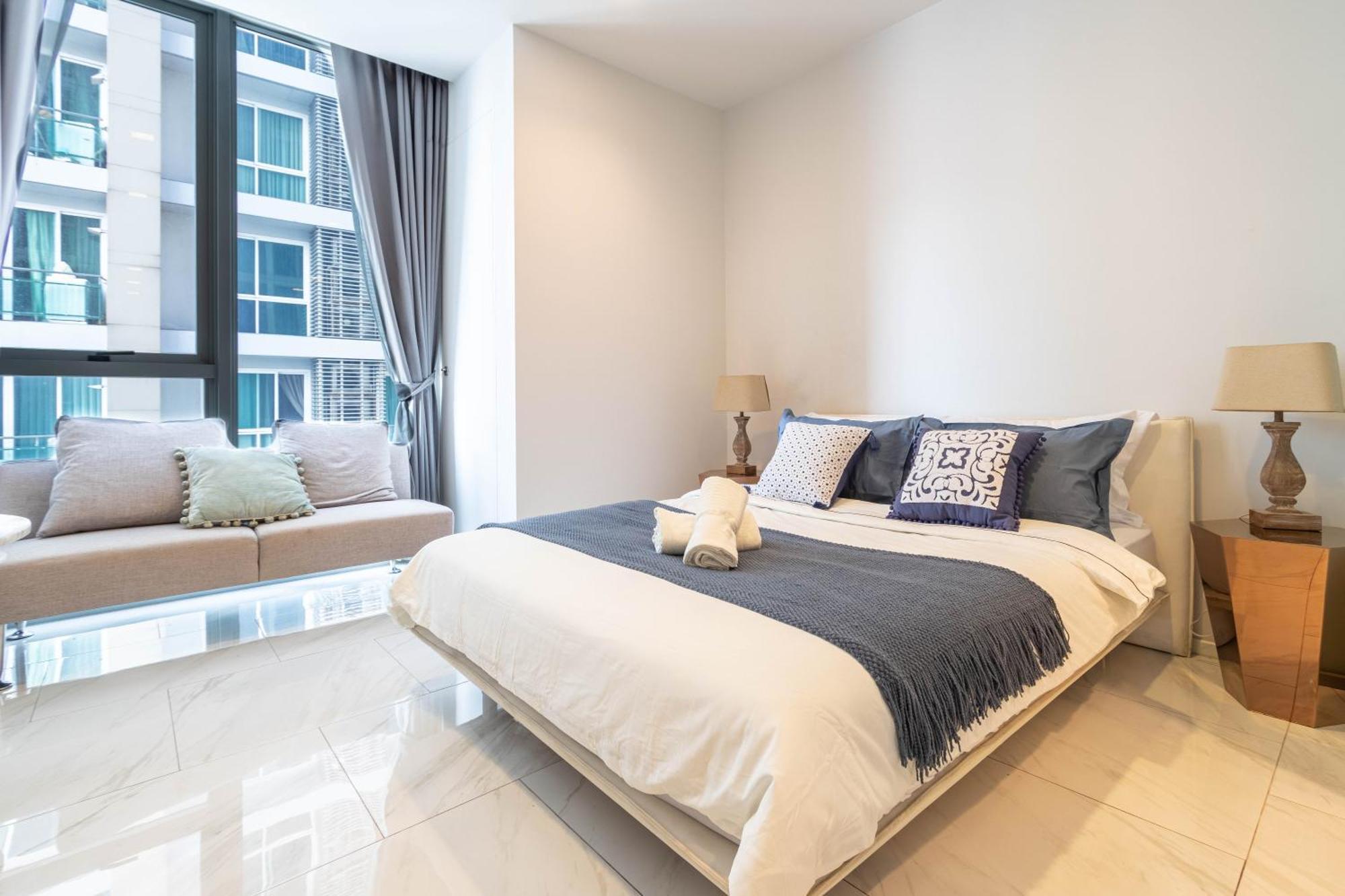 Hyde Sukhumvit 11 Branded Suites Bangkok Exterior photo