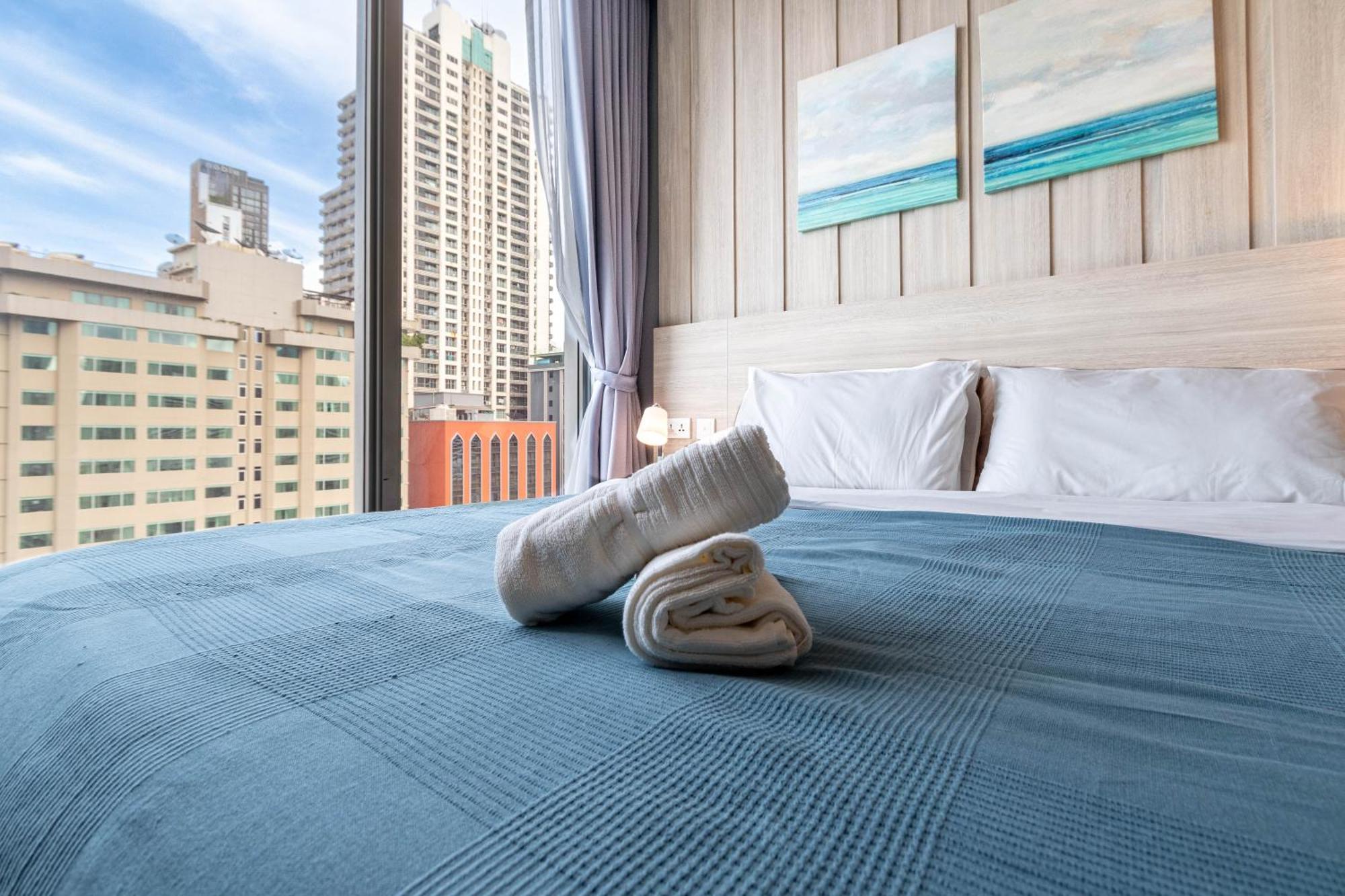 Hyde Sukhumvit 11 Branded Suites Bangkok Exterior photo
