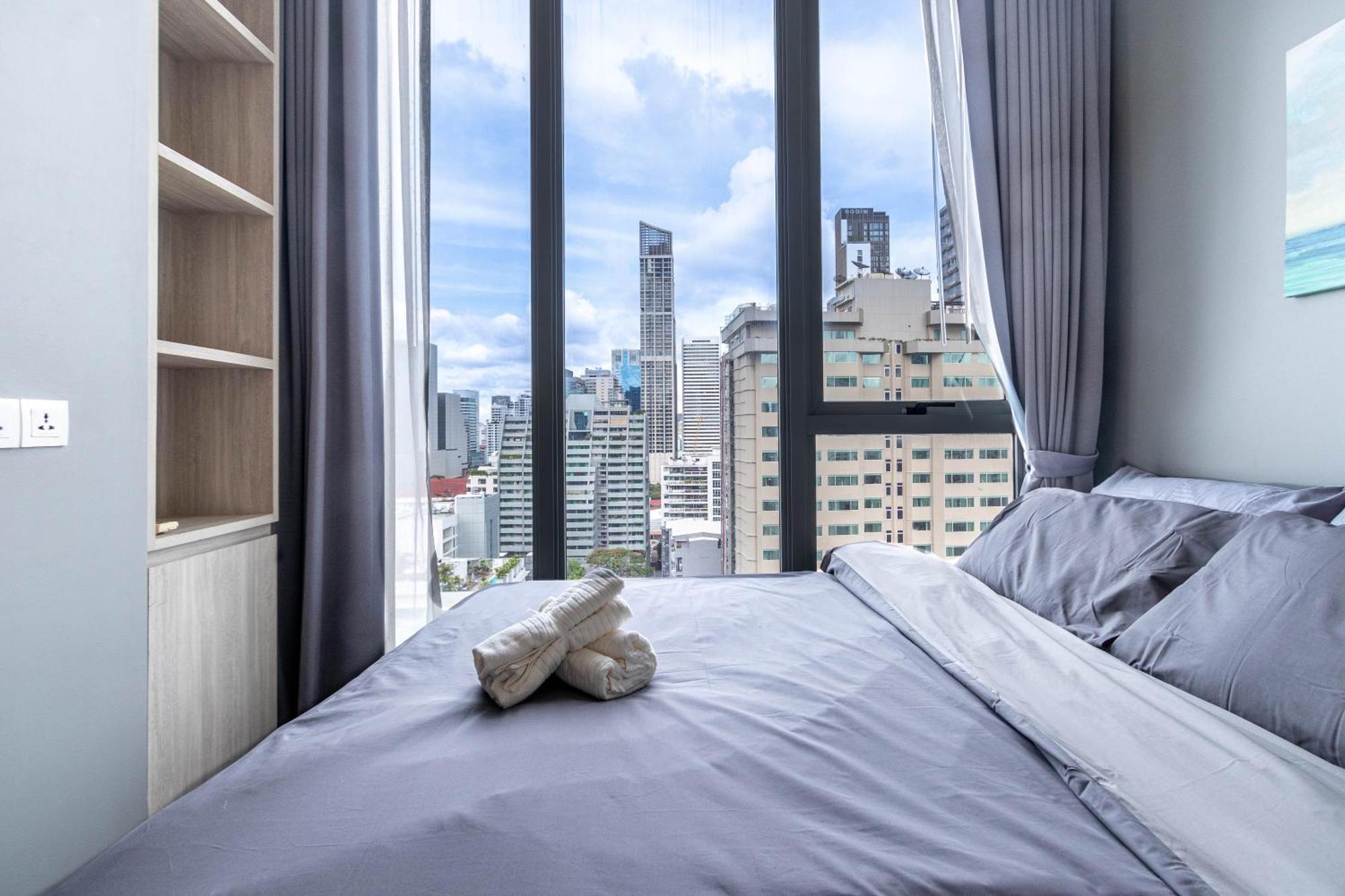 Hyde Sukhumvit 11 Branded Suites Bangkok Exterior photo