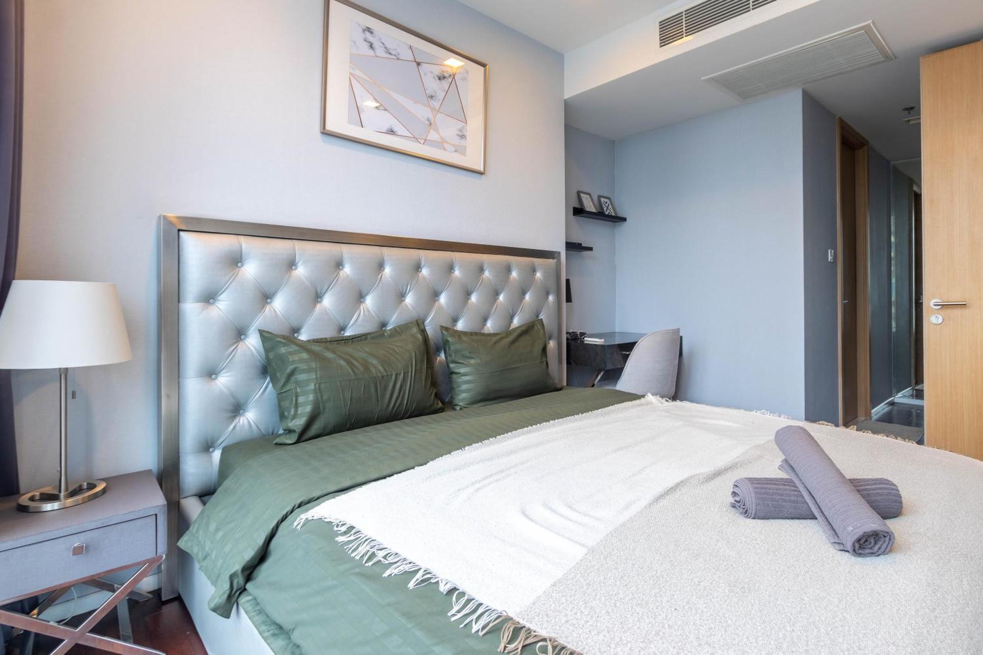 Hyde Sukhumvit 11 Branded Suites Bangkok Exterior photo
